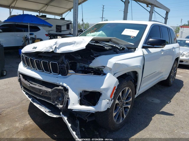 Продажа на аукционе авто 2022 Jeep Grand Cherokee Overland 4x4, vin: 1C4RJHDG5N8564696, номер лота: 45743022