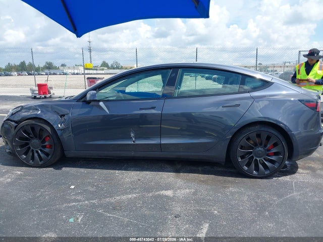 Tesla Model 3 Performance Dual Motor All-wheel Drive 2022 5YJ3E1EC2NF104182 Image 13