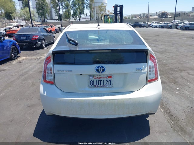 Toyota Prius Two 2015 JTDKN3DU3F0474137 Image 17