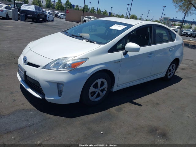 Toyota Prius Two 2015 JTDKN3DU3F0474137 Image 2