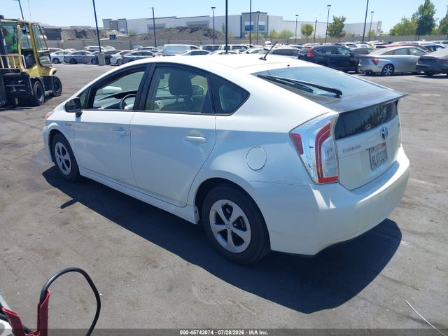 Toyota Prius Two 2015 JTDKN3DU3F0474137 Image 3