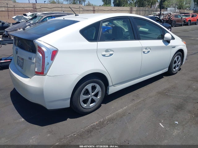 Toyota Prius Two 2015 JTDKN3DU3F0474137 Image 4