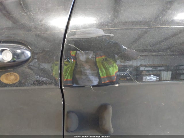 45743169 :رقم المزاد ، 1C4PJMCB8KD429916 vin ، 2019 Jeep Cherokee Latitude 4x4 مزاد بيع