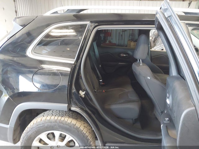 45743169 :رقم المزاد ، 1C4PJMCB8KD429916 vin ، 2019 Jeep Cherokee Latitude 4x4 مزاد بيع