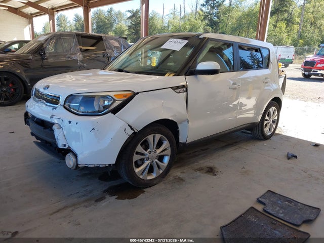 KIA SOUL + 2015 KNDJP3A57F7213832 Image 2