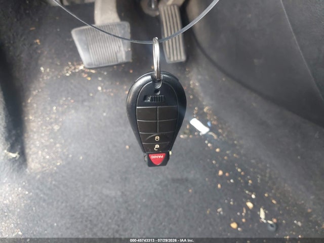 2019 Jeep Cherokee Latitude Fwd მანქანა იყიდება აუქციონზე, vin: 1C4PJLCBXKD327575, აუქციონის ნომერი: 45743313