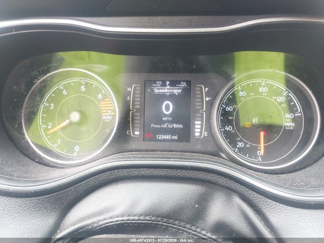 2019 Jeep Cherokee Latitude Fwd მანქანა იყიდება აუქციონზე, vin: 1C4PJLCBXKD327575, აუქციონის ნომერი: 45743313