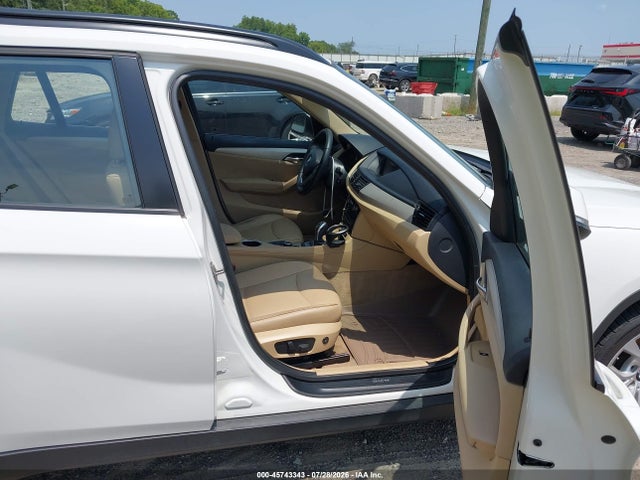 Продажа на аукционе авто 2014 Bmw X1 Xdrive28i, vin: WBAVL1C57EVY16995, номер лота: 45743343