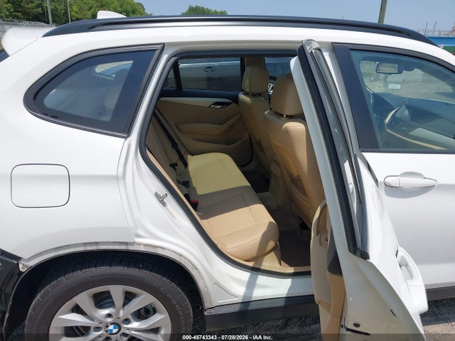 Продажа на аукционе авто 2014 Bmw X1 Xdrive28i, vin: WBAVL1C57EVY16995, номер лота: 45743343