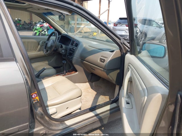 2001 Infiniti G20 Luxury მანქანა იყიდება აუქციონზე, vin: JNKCP11A71T406667, აუქციონის ნომერი: 45743391