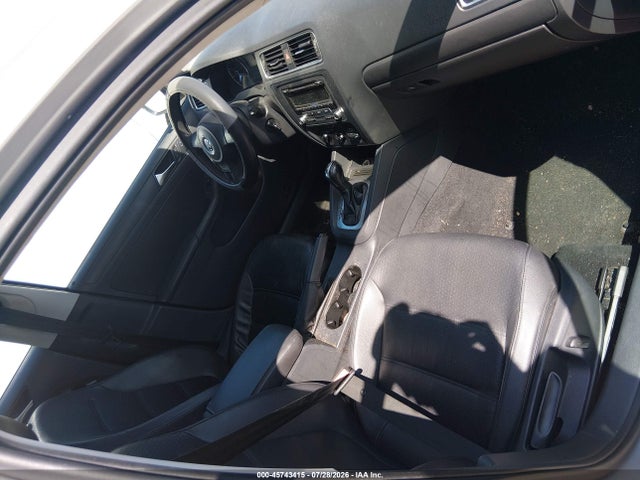 2014 Volkswagen Jetta 1.8t Se მანქანა იყიდება აუქციონზე, vin: 3VWD07AJ8EM265381, აუქციონის ნომერი: 45743415