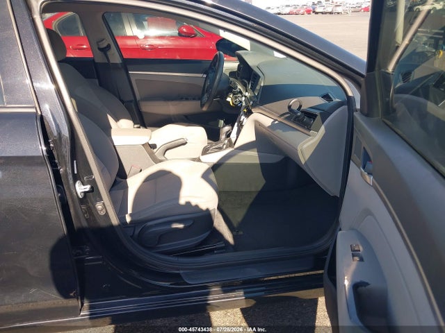 5NPD84LF1KH443149 Hyundai ELANTRA SEL