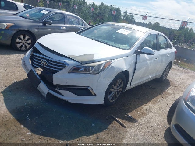 Hyundai SONATA SE 2015 5NPE24AF3FH006137 Image 2