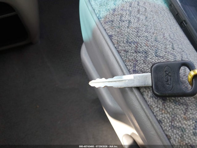 Продажа на аукционе авто 1998 Ford Windstar Gl, vin: 2FMZA51U4WBE47467, номер лота: 45743460