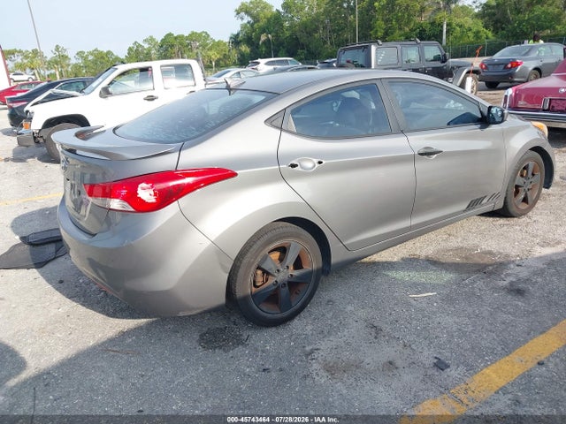 2013 Hyundai Elantra Gls მანქანა იყიდება აუქციონზე, vin: 5NPDH4AE2DH343896, აუქციონის ნომერი: 45743464