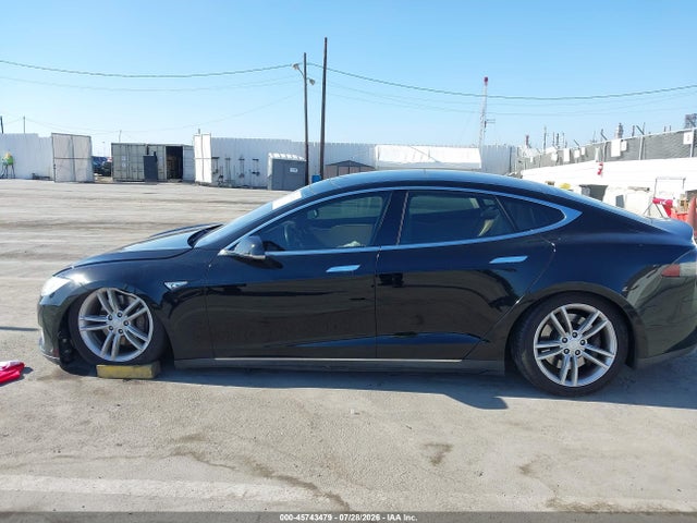 Продаж на аукціоні авто 2015 Tesla Model S 60/70/85, vin: 5YJSA1H11FFP79122, номер лоту: 45743479