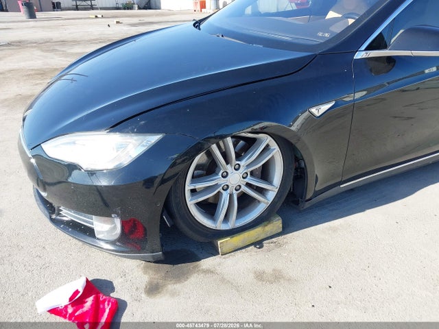 Продаж на аукціоні авто 2015 Tesla Model S 60/70/85, vin: 5YJSA1H11FFP79122, номер лоту: 45743479