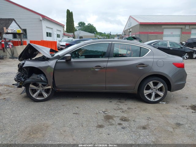 45743637 :رقم المزاد ، 19VDE1F58DE020952 vin ، 2013 Acura Ilx 2.0l مزاد بيع