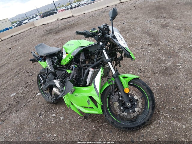 45743660 :رقم المزاد ، ML5EXEP1XSDAD9745 vin ، 2025 Kawasaki Ex650 P مزاد بيع