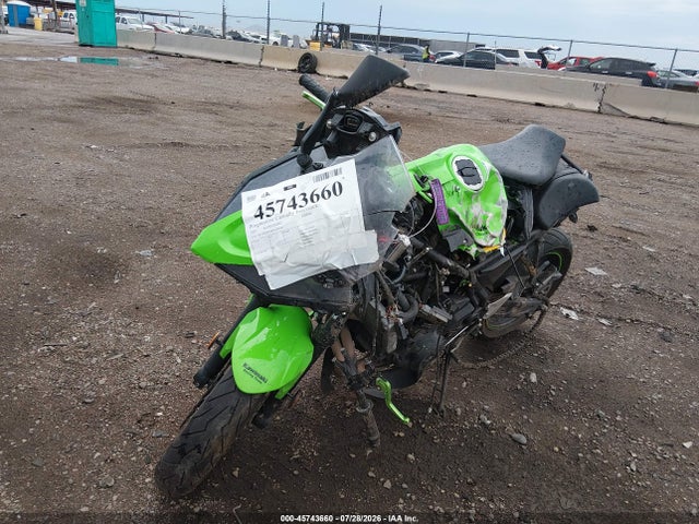 45743660 :رقم المزاد ، ML5EXEP1XSDAD9745 vin ، 2025 Kawasaki Ex650 P مزاد بيع