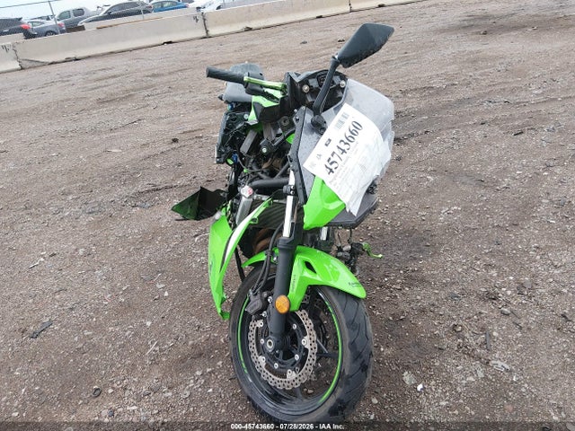 45743660 :رقم المزاد ، ML5EXEP1XSDAD9745 vin ، 2025 Kawasaki Ex650 P مزاد بيع