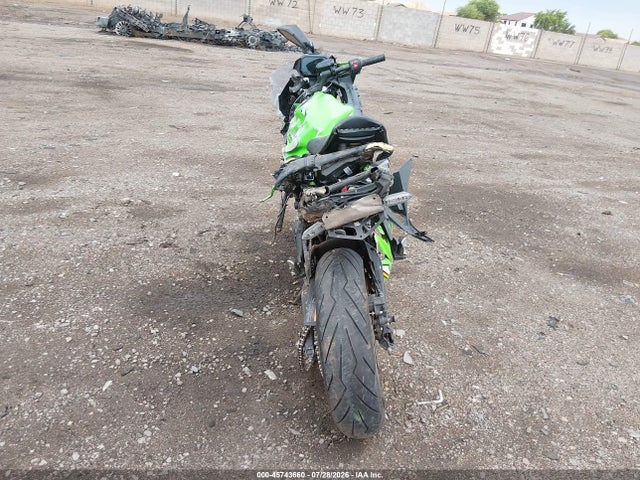 45743660 :رقم المزاد ، ML5EXEP1XSDAD9745 vin ، 2025 Kawasaki Ex650 P مزاد بيع