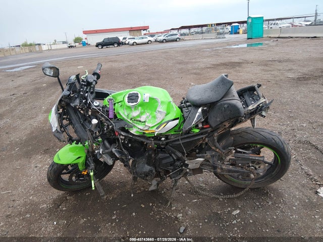 45743660 :رقم المزاد ، ML5EXEP1XSDAD9745 vin ، 2025 Kawasaki Ex650 P مزاد بيع
