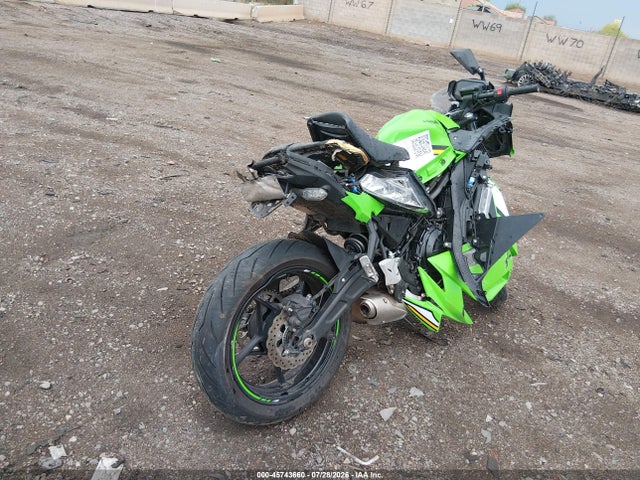 45743660 :رقم المزاد ، ML5EXEP1XSDAD9745 vin ، 2025 Kawasaki Ex650 P مزاد بيع