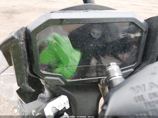 45743660 :رقم المزاد ، ML5EXEP1XSDAD9745 vin ، 2025 Kawasaki Ex650 P مزاد بيع