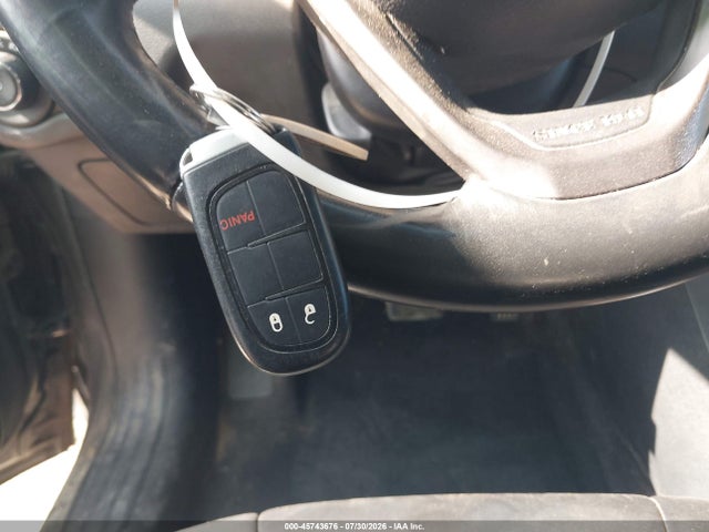 45743676 :رقم المزاد ، 1C4PJMLB8KD194739 vin ، 2019 Jeep Cherokee Latitude Plus 4x4 مزاد بيع