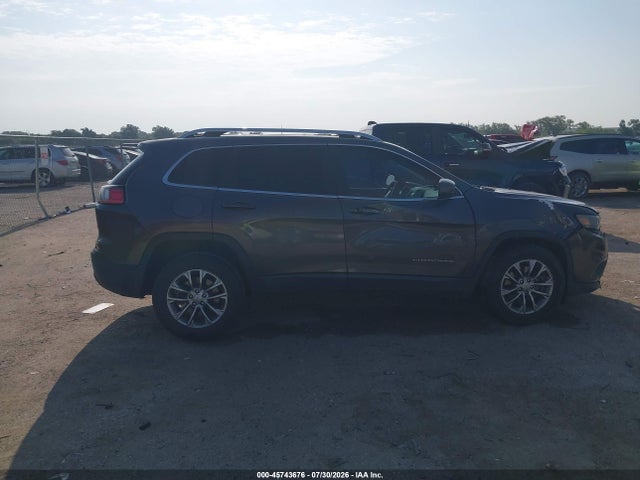 45743676 :رقم المزاد ، 1C4PJMLB8KD194739 vin ، 2019 Jeep Cherokee Latitude Plus 4x4 مزاد بيع
