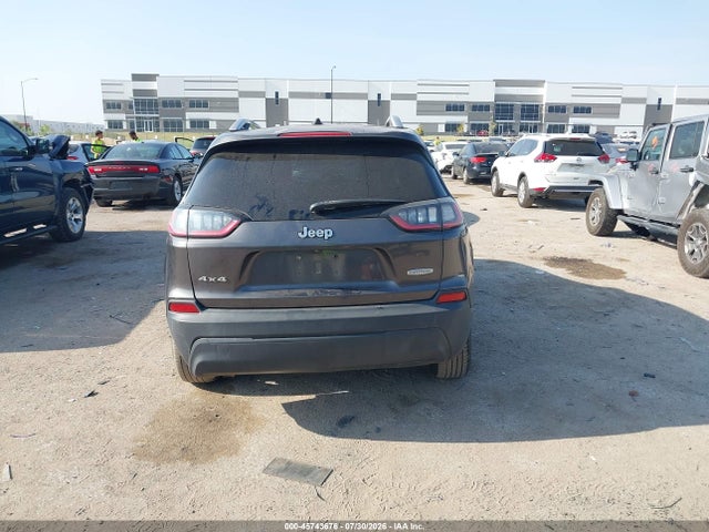 45743676 :رقم المزاد ، 1C4PJMLB8KD194739 vin ، 2019 Jeep Cherokee Latitude Plus 4x4 مزاد بيع