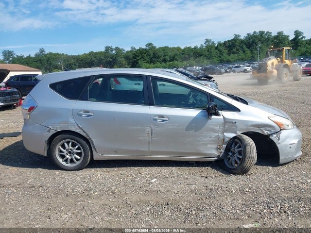 2013 Toyota Prius V Three მანქანა იყიდება აუქციონზე, vin: JTDZN3EU9D3282150, აუქციონის ნომერი: 45743684