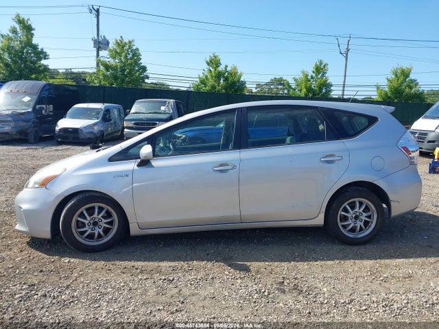 2013 Toyota Prius V Three მანქანა იყიდება აუქციონზე, vin: JTDZN3EU9D3282150, აუქციონის ნომერი: 45743684