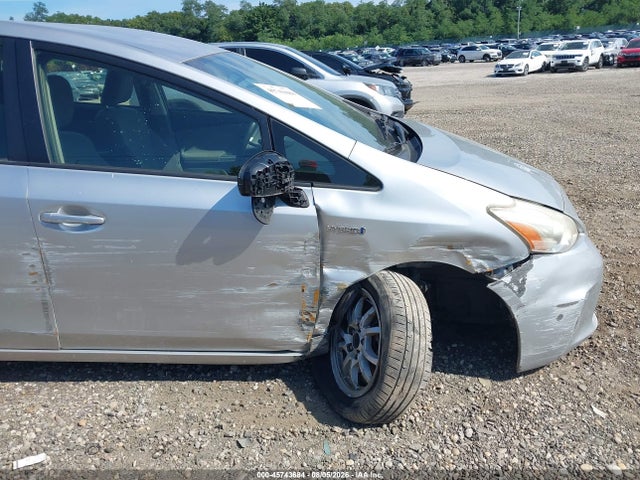 2013 Toyota Prius V Three მანქანა იყიდება აუქციონზე, vin: JTDZN3EU9D3282150, აუქციონის ნომერი: 45743684