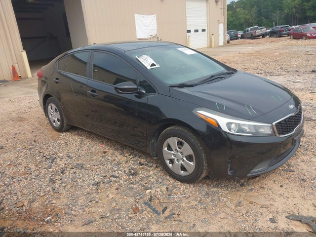 45743759 :رقم المزاد ، 3KPFK4A75HE052458 vin ، 2017 Kia Forte Lx مزاد بيع