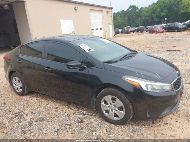 45743759 :رقم المزاد ، 3KPFK4A75HE052458 vin ، 2017 Kia Forte Lx مزاد بيع