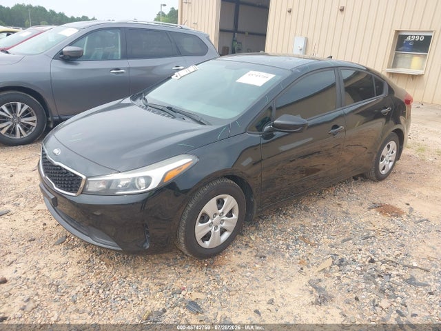 45743759 :رقم المزاد ، 3KPFK4A75HE052458 vin ، 2017 Kia Forte Lx مزاد بيع