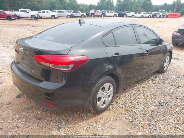 45743759 :رقم المزاد ، 3KPFK4A75HE052458 vin ، 2017 Kia Forte Lx مزاد بيع