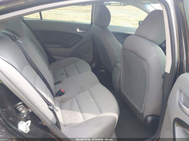 45743759 :رقم المزاد ، 3KPFK4A75HE052458 vin ، 2017 Kia Forte Lx مزاد بيع