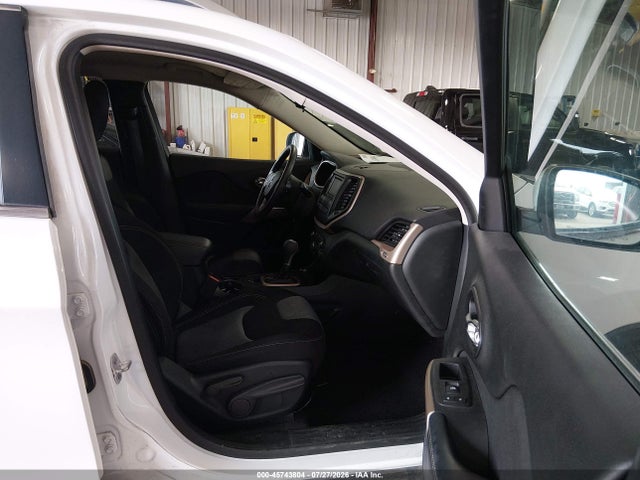 1C4PJMCB2JD528472 Jeep Cherokee Latitude 4x4