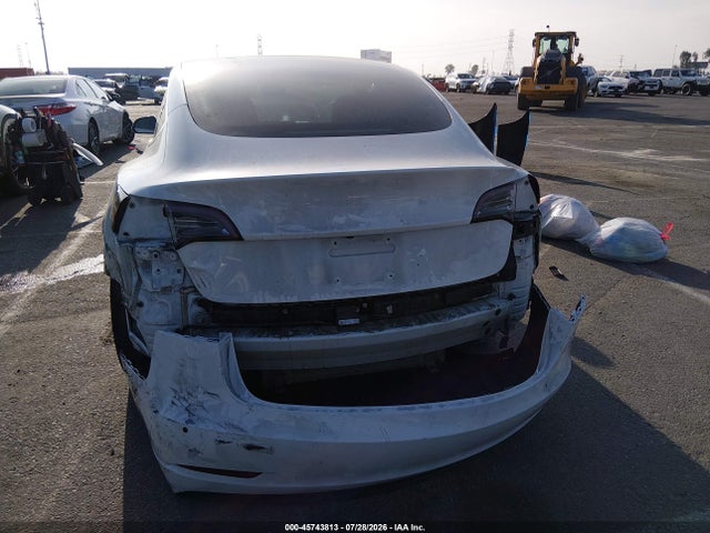 Tesla Model 3 Long Range/mid Range 2018 5YJ3E1EA2JF053002 Image 17