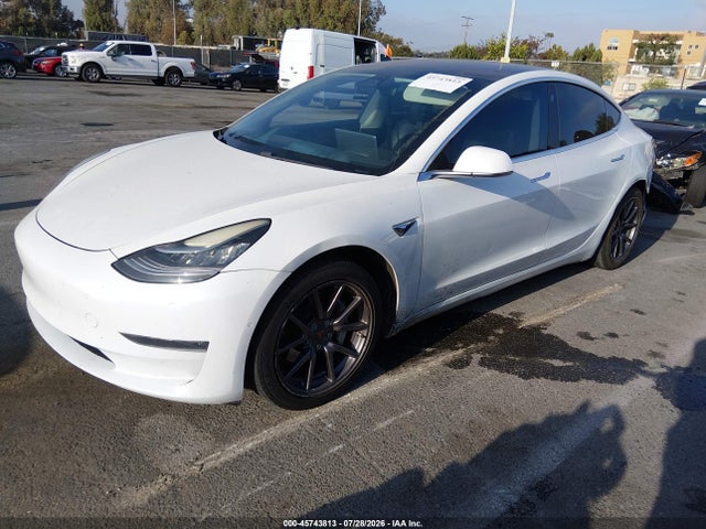 Tesla Model 3 Long Range/mid Range 2018 5YJ3E1EA2JF053002 Image 2