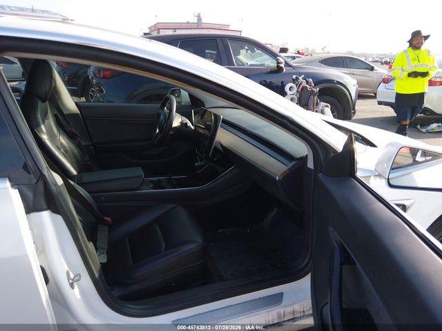 Tesla Model 3 Long Range/mid Range 2018 5YJ3E1EA2JF053002 Image 5