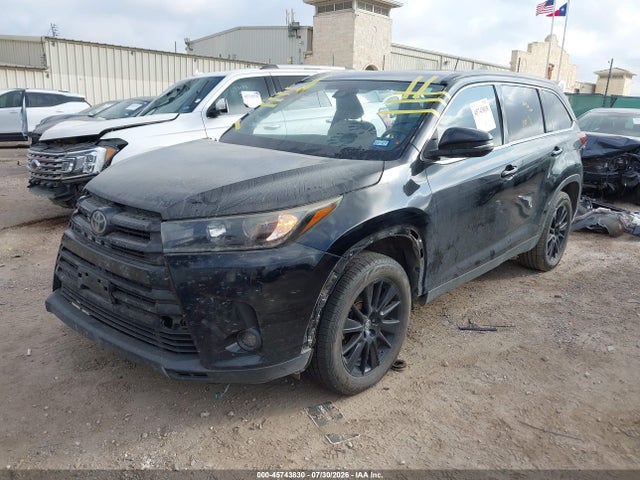 Toyota Highlander Se 2019 5TDKZRFH2KS573420 Image 2