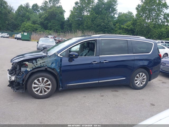 45743951 :رقم المزاد ، 2C4RC1BG7KR531641 vin ، 2019 Chrysler Pacifica Touring L مزاد بيع