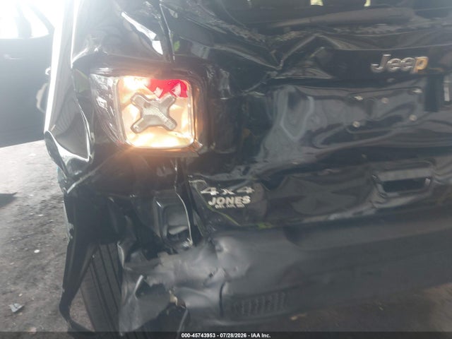 45743953 :رقم المزاد ، ZACNJDBB4MPM30703 vin ، 2021 Jeep Renegade Latitude 4x4 مزاد بيع
