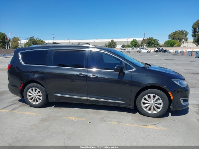 Chrysler Pacifica Touring L 2018 2C4RC1BG9JR120725 Image 13