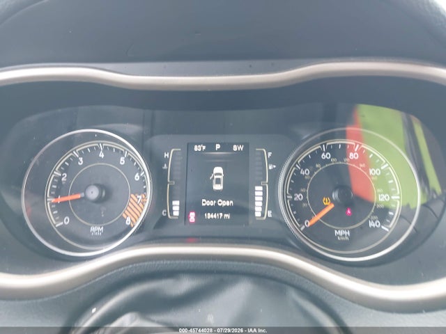 2015 Jeep Cherokee Latitude მანქანა იყიდება აუქციონზე, vin: 1C4PJLCS9FW531147, აუქციონის ნომერი: 45744028