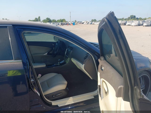 45744042 :رقم المزاد ، JTHBF5C22B5151668 vin ، 2011 Lexus Is 250 مزاد بيع